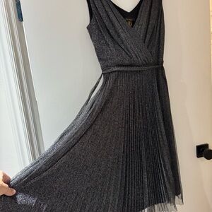 Sleeveless Metallic Pleated V-Neck Dress - Black